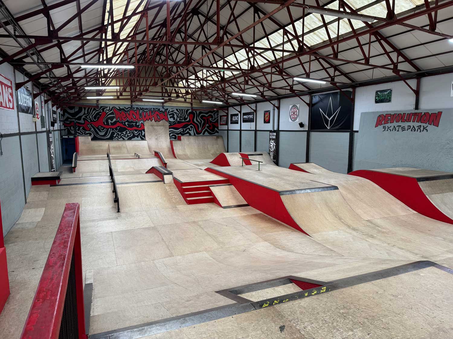 Street / Jump Room - Room 2